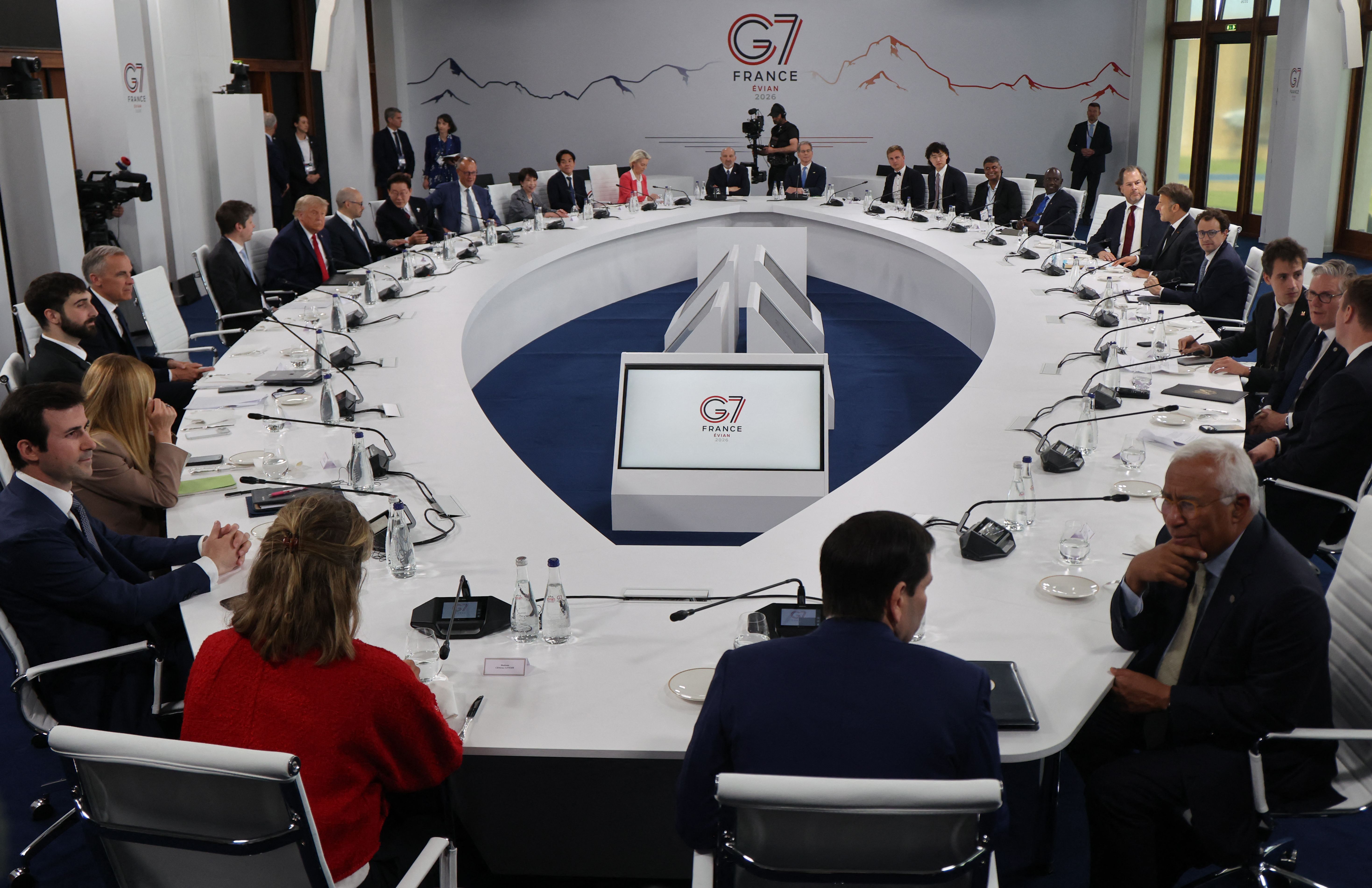 G7 leaders at table — Black Forest Labs open innovation