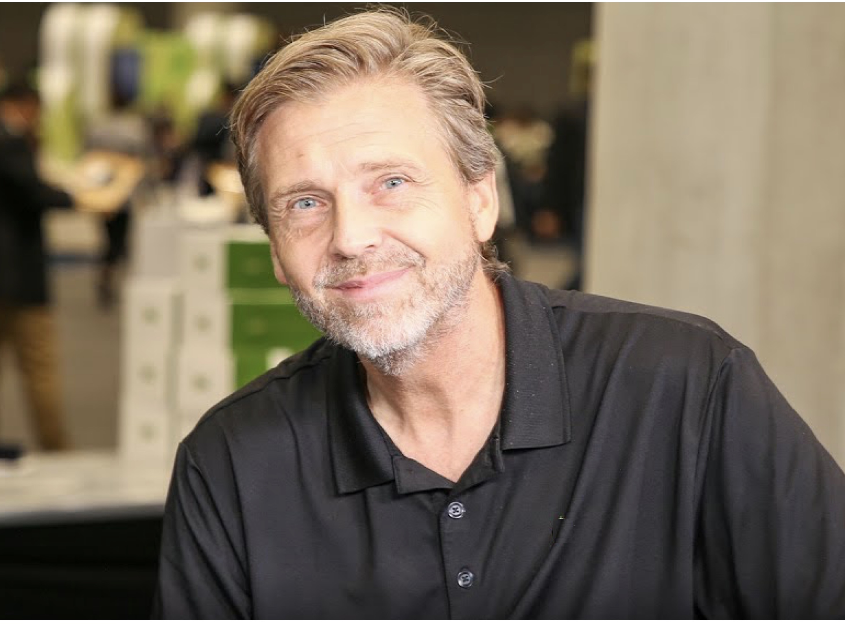 Mark Porter headshot